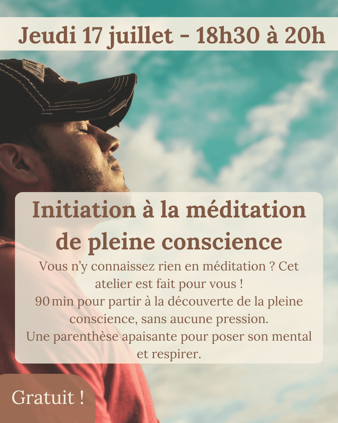 Homme sur un ballon de yoga et description de l'atelier